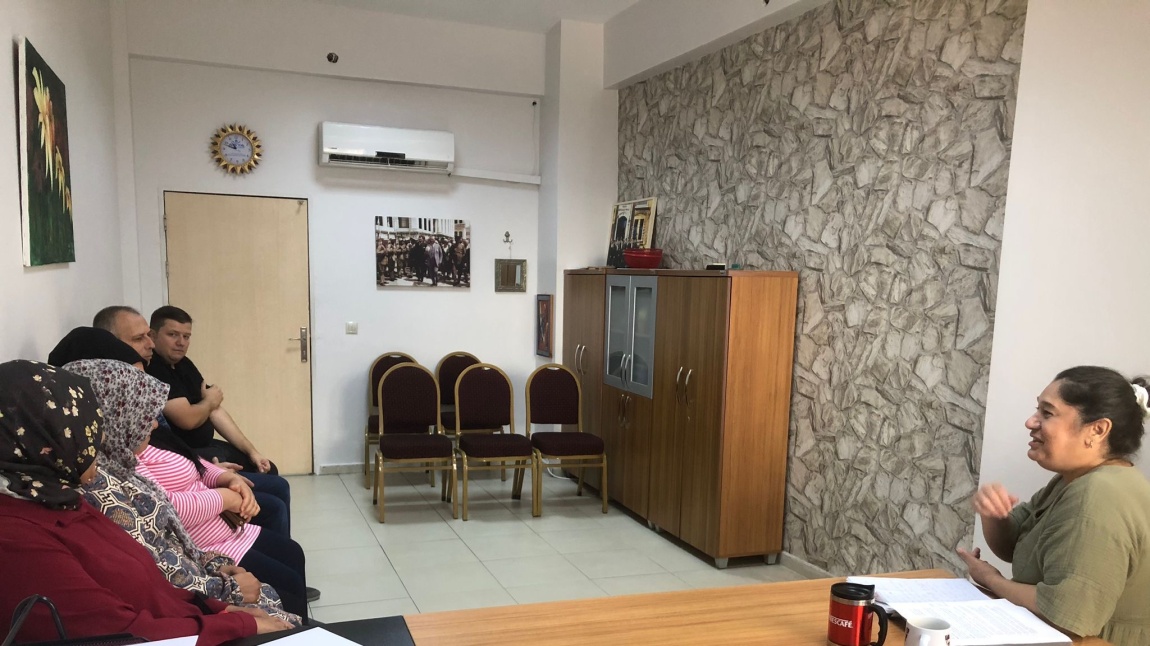 Rehberlik servisi çalışmaları devam ediyor